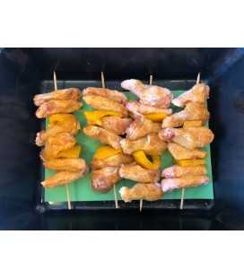 Brochette d'ailes de poulet assaisonnées